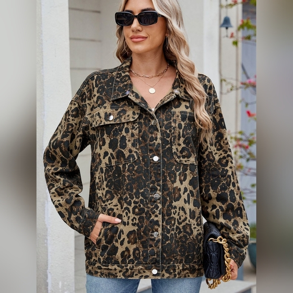 Oversized Boyfriend Leopard Denim Button-Up Jean Jacket Large Chest Side Pockets - Picture 1 of 11